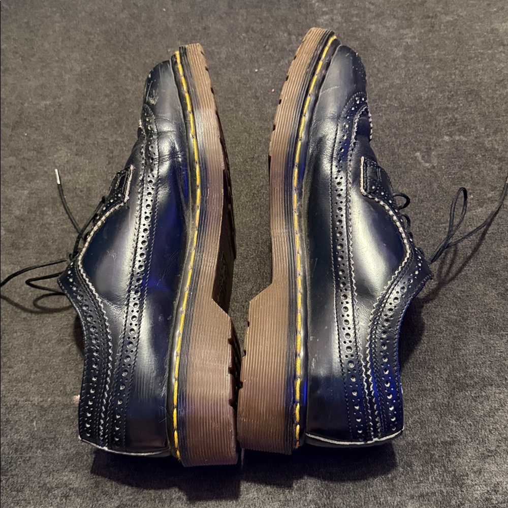 Vintage Doc Martens Navy Wingtip Oxfords men’s size 7 women’s size 9. EUC - Picture 4 of 9